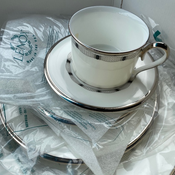 Westmore 5-Piece Place Setting – Lenox Corporation 5 piece Lenox dinner set/ 1 setting